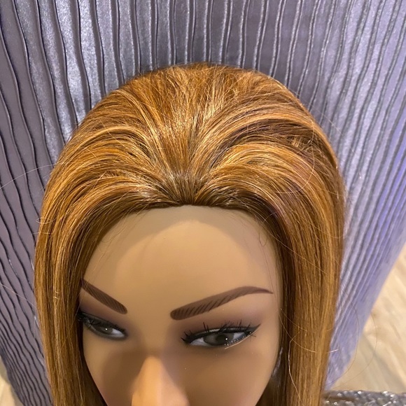 Blonde golden brown straight layer wig - Picture 4 of 10